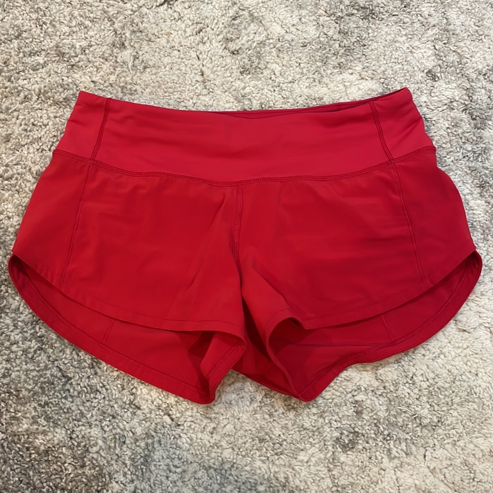 LIKE NEW red 2.5” speed up lululemon shorts